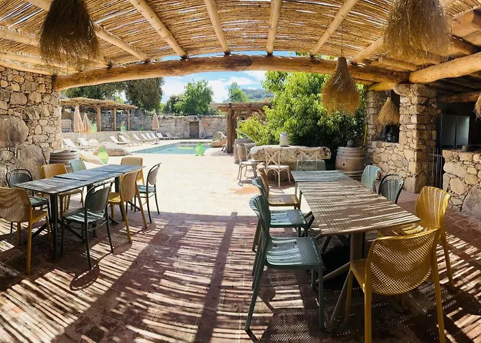 Residence De Luxe 4 Etoiles A Pietralba, 4 Logements Piscine Chauffee Balagne